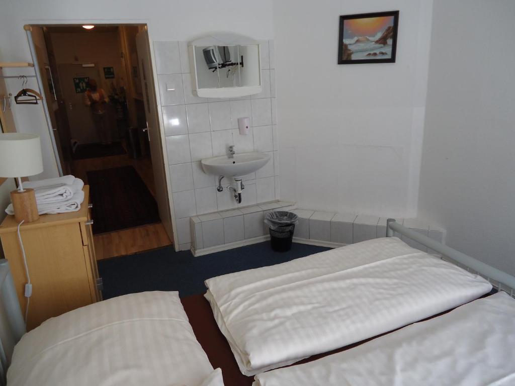 Hotel Garni Nord Хамбург Екстериор снимка