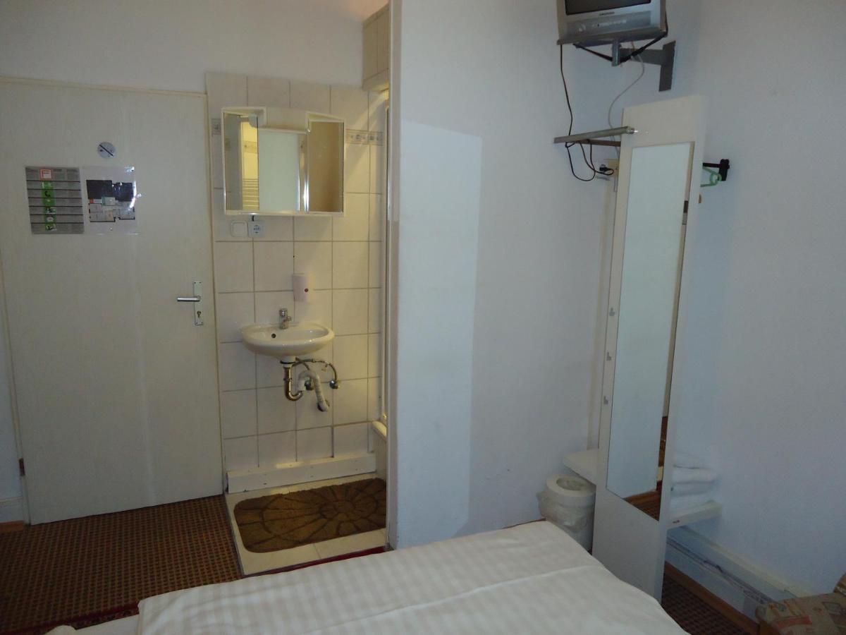 Hotel Garni Nord Хамбург Стая снимка